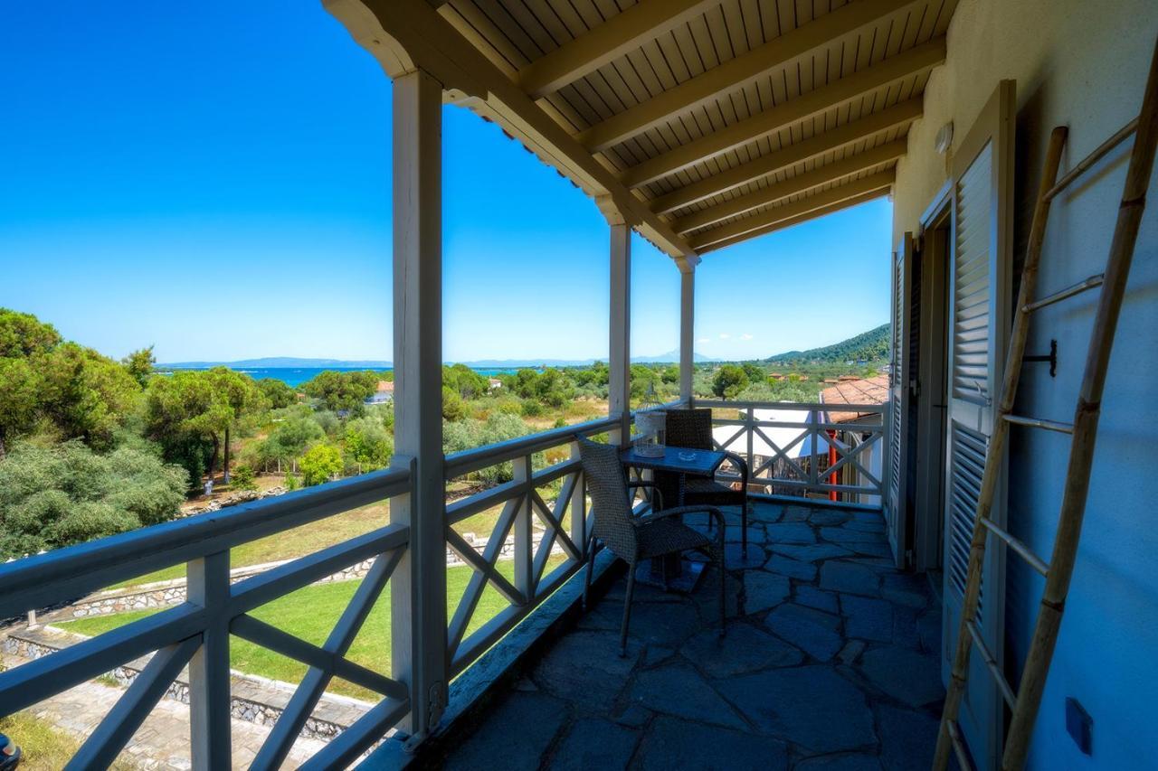 Petra Mare Suites Vourvourou Exterior foto